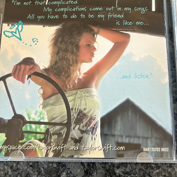 🩵🦋 Taylor Swift Debut CD with OG Picture to Burn Lyrics 🦋🩵 - Picture 4 of 5